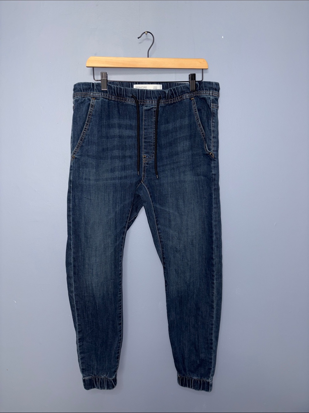 Levi’s • Jean Joggers